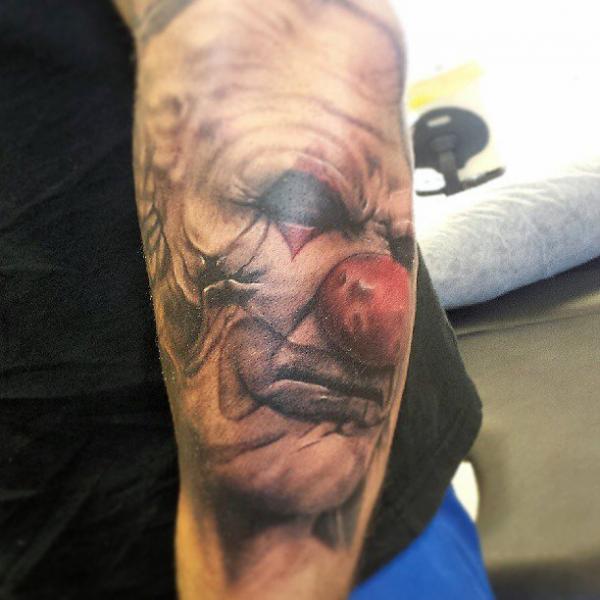 Tatuaje Brazo Fantasy Payaso por Immortal Ink
