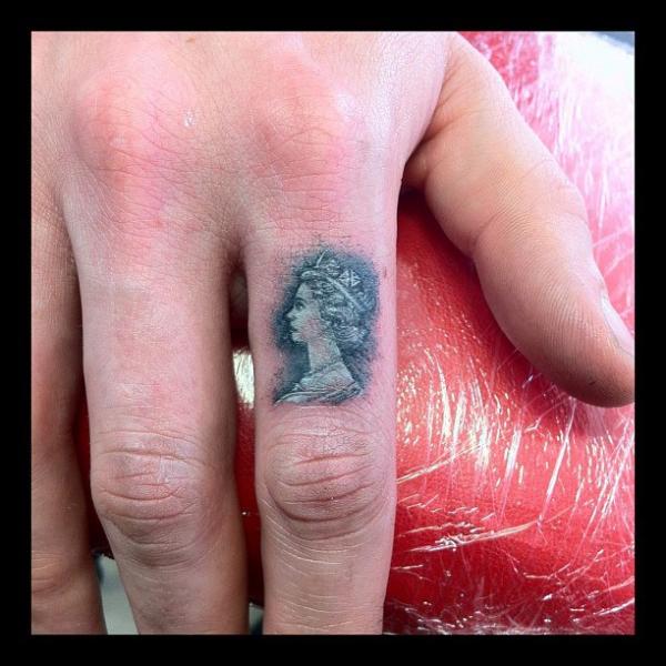 Палец татуировка от Immortal Ink