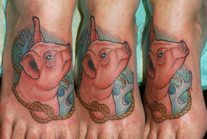 รอยสัก เท้า หมู โดย Archive Tattoo