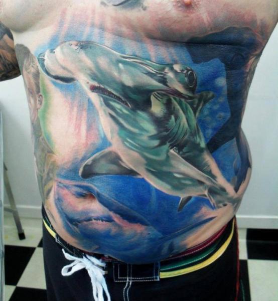 Tatuaggio Realistici Pancia Squalo Mare di Matt Jordan Tattoo