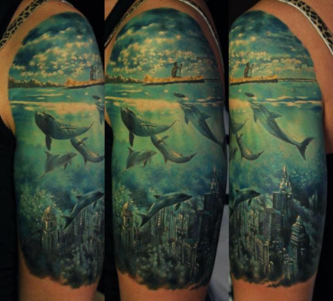 Tatuaje Hombro Mar Delfín por Negative Karma