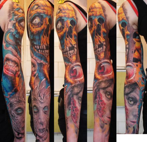 Totenkopf Frauen Auge Sleeve Tattoo von Negative Karma