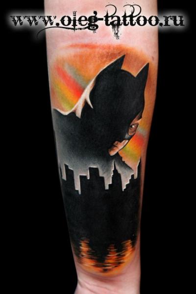 Tatuaje Brazo Fantasy Batman por Oleg Tattoo