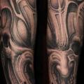 tatuaje Brazo Fantasy Cráneo por Dark Images Tattoo