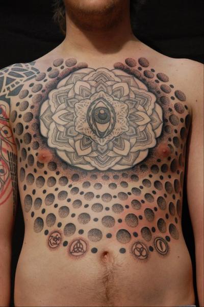 Brust Auge Dotwork Tattoo von Gerhard Wiesbeck