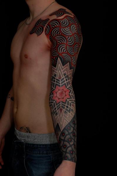 Tatuaż Dotwork Rękaw przez Gerhard Wiesbeck
