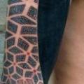 Arm Dotwork tattoo von Time Travelling Tattoo
