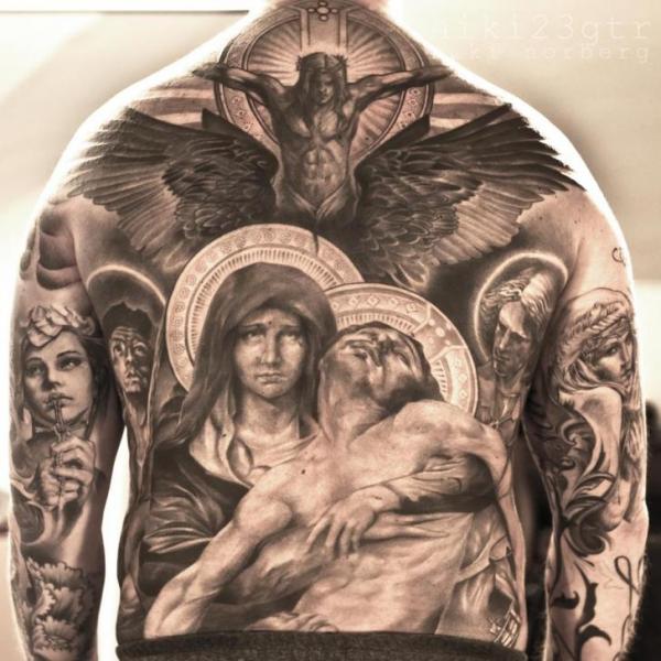 Tatuaje Espalda Religioso por Wicked Tattoo
