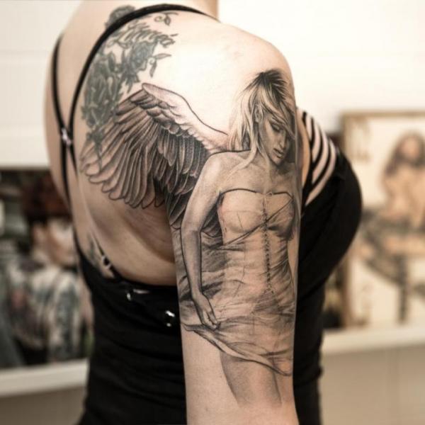 Tatuaje Hombro Fantasy Ángel por Wicked Tattoo