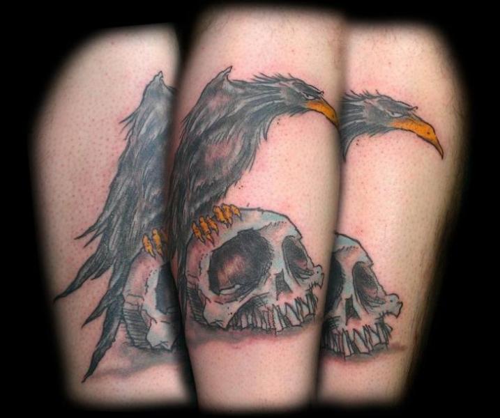 Tatuaje Cráneo Cuervo por Die Stichelei