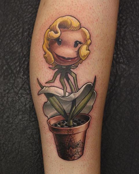 Blumen Charakter Tattoo von Nemesis Tattoo