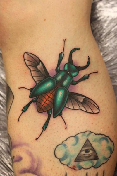 Tatuaje Fantasy Escarbar por Nemesis Tattoo