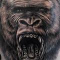 tatuaje Realista Espalda Gorila por Pure Vision Tattoo