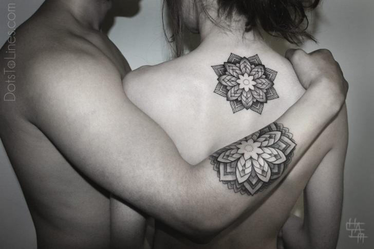 Arm Rücken Dotwork Geometrisch Tattoo von Dots To Lines