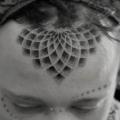 Kopf Dotwork tattoo von Dots To Lines