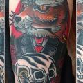 tatuaje Brazo Fantasy Old School Cráneo Lobo por Seven Devils