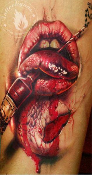 Tatouage Lèvre Seringue par Tattoo Ligans