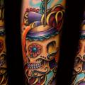 tatuaje Brazo New School Cráneo por Artistic Element Ink