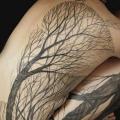 tatuaje Pierna Lado Espalda Árbol por Peter Aurisch