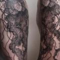 tatuaje Hombro Dotwork Medusa por Peter Aurisch