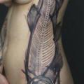tatuaggio Fianco Dotwork Pesce di Peter Aurisch