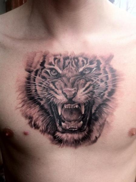 Tatuaje Pecho Tigre por Bio Art Tattoo
