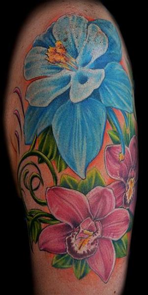 Tatuaje Brazo Flor por Requiem Body Art