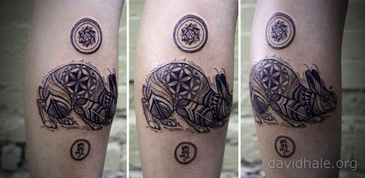 Arm Hase Tattoo von David Hale