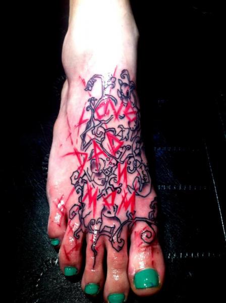 Tatuaż Stopa Trash Polka przez Proki Tattoo