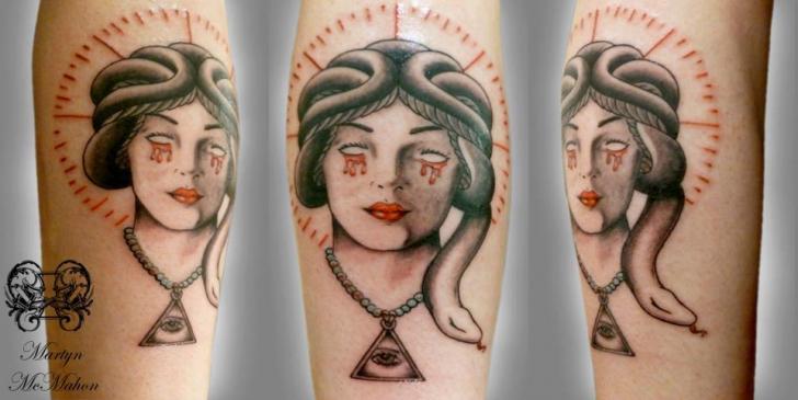 Tatuaggio Braccio Fantasy Donne di Otzi Tattoos