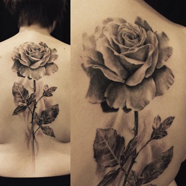 Tatuagem Realísticas Flor Costas por Allen Tattoo