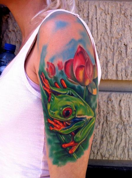 Schulter Realistische Frosch Tattoo von Nikko Hurtado