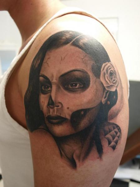 Shoulder Mexican Skull Women Tattoo by Freaky Colours