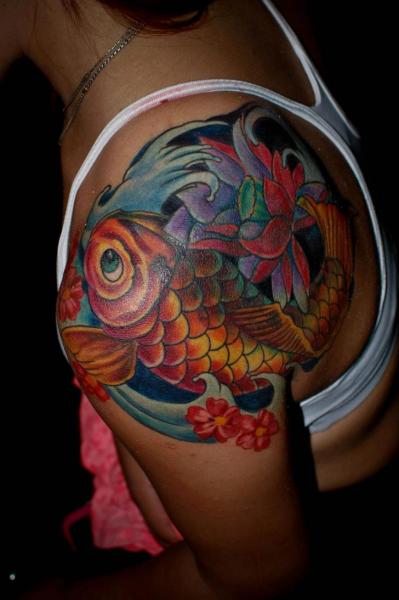 Shoulder Japanese Carp Tattoo by Mandinga Tattoo