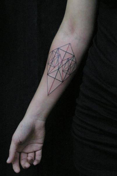 Arm Geometrisch Tattoo von Salo Tattoo