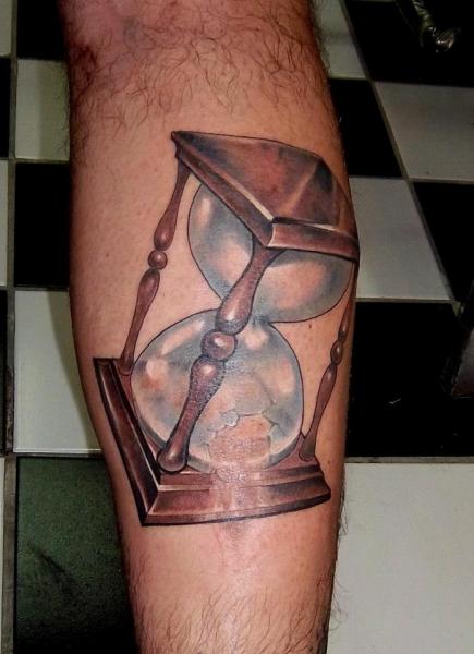 Голень Водяные часы татуировка от Salo Tattoo