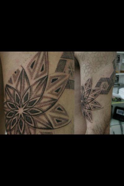Leg Dotwork Tattoo by Salo Tattoo