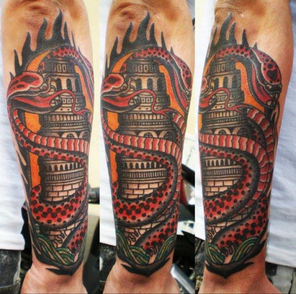 Tatuaje Brazo Serpiente por Tattoo Tai