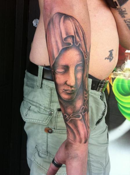 Tatuaje Brazo Religioso por Rand Family Tattoo