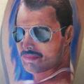 tatuaje Brazo Realista Freddie Mercury por Rock Ink