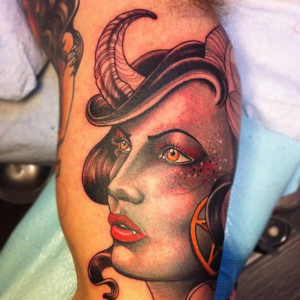 Tatuaje Brazo Fantasy Mujer por Seventh Son Tattoo