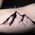 tatuaje Brazo Montaña por Heaven Of Colours