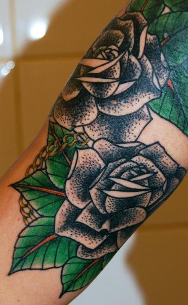 Arm Old School Blumen Tattoo von Stademonia Tattoo