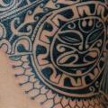 Seite Tribal tattoo von Stademonia Tattoo