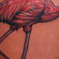 Flamingo Oberschenkel tattoo von Stademonia Tattoo