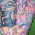 tatuaje Brazo Buda Religioso por Tattoo Lucio