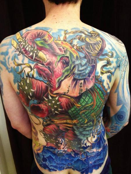 Rücken Elefant Tattoo von Mia Tattoo