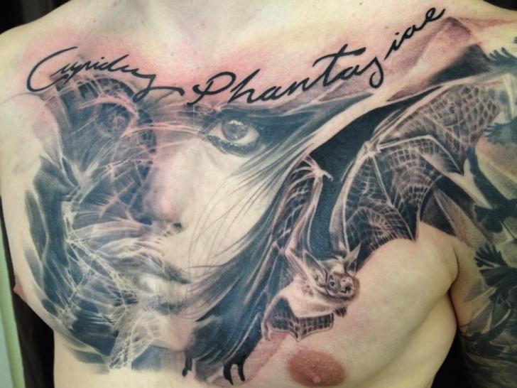 Fantasie Brust Frauen Fledermaus Tattoo von Mia Tattoo