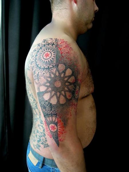 Schulter Arm Dotwork Tattoo von L'Art Du Point
