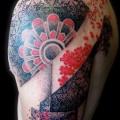 Schulter Dotwork tattoo von L'Art Du Point